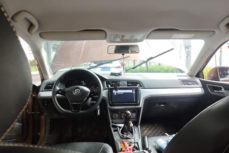 Used Volkswagen Lamando 2015 230TSI Manual Trend Edition Headliner