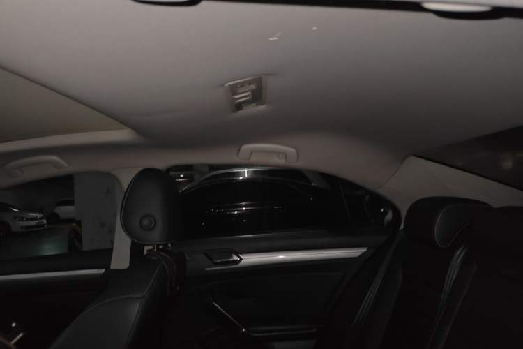 Used Volkswagen Lamando 2015 280TSI DSG Comfort Edition Headliner