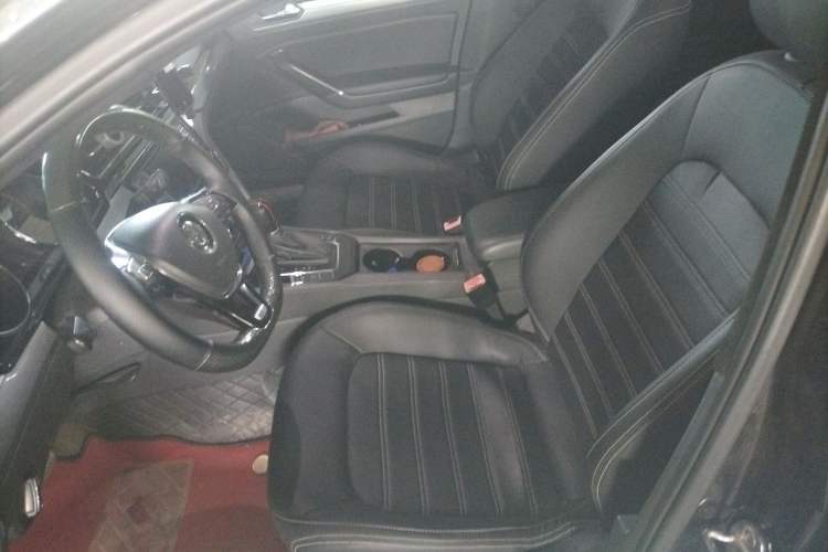 Used Volkswagen Lamando 2015 330TSI DSG Luxury Edition Left Front Seat