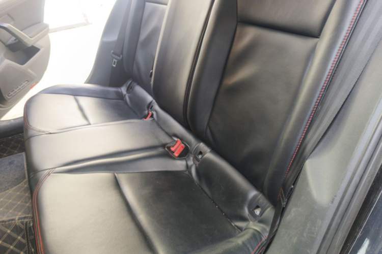 Used Volkswagen Lamando 2015 230TSI DSG Fashion Edition Left Rear Seat