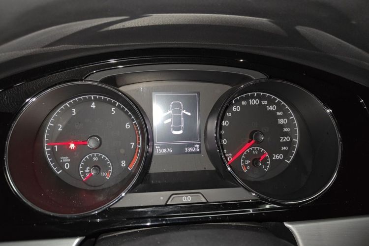 Used Volkswagen Lamando 2015 280TSI DSG Comfort Edition Odometer Close Up