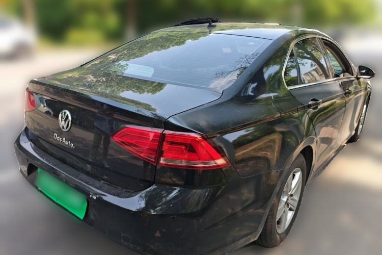 Used Volkswagen Lamando 2015 230TSI Manual Trend Edition Rear Right 45 Deg