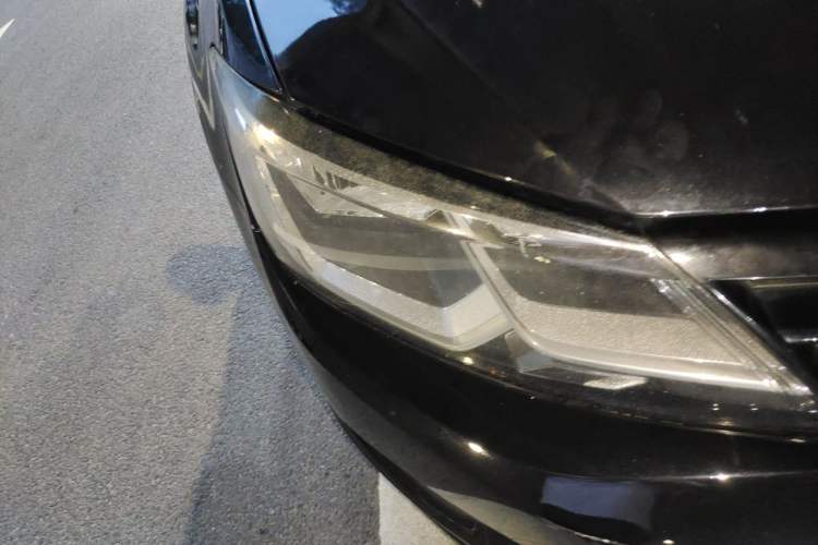Used Volkswagen Lamando 2015 280TSI Manual Comfort Edition Right Front Headlight