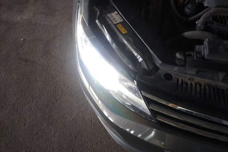 Used Volkswagen Lamando 2015 330TSI DSG Luxury Edition Right Front Headlight