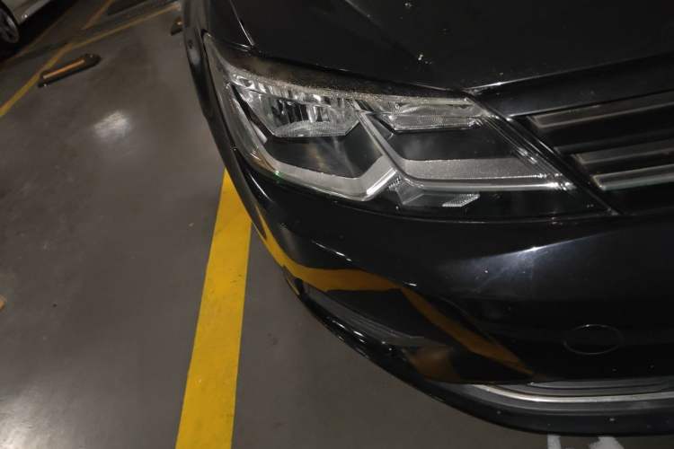 Used Volkswagen Lamando 2015 280TSI DSG Comfort Edition Right Front Headlight
