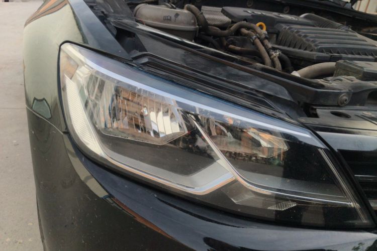 Used Volkswagen Lamando 2015 230TSI DSG Fashion Edition Right Front Headlight