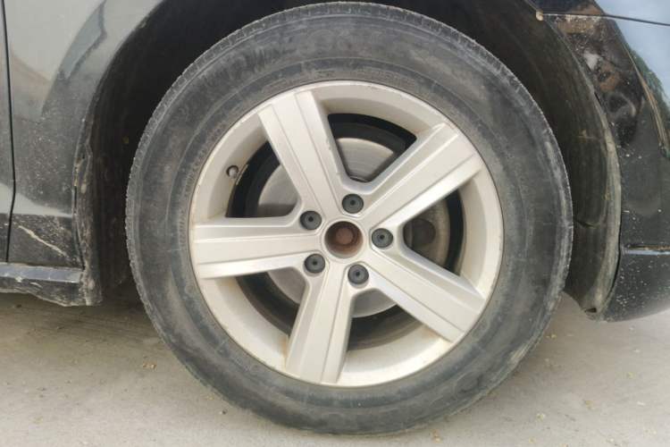 Used Volkswagen Lamando 2015 230TSI DSG Fashion Edition Right Front Wheel Hub
