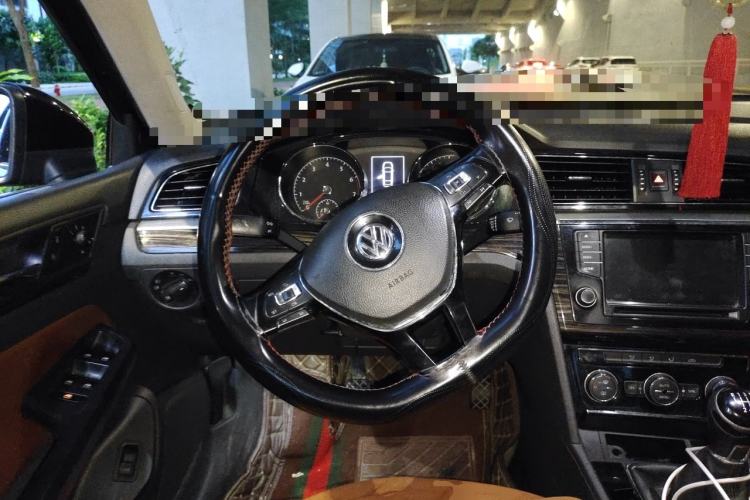 Used Volkswagen Lamando 2015 280TSI Manual Comfort Edition Steering Wheel