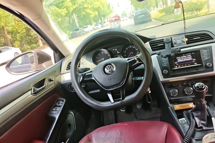 Used Volkswagen Lamando 2015 230TSI Manual Trend Edition Steering Wheel