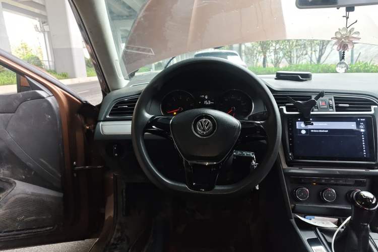 Used Volkswagen Lamando 2015 230TSI Manual Trend Edition Steering Wheel