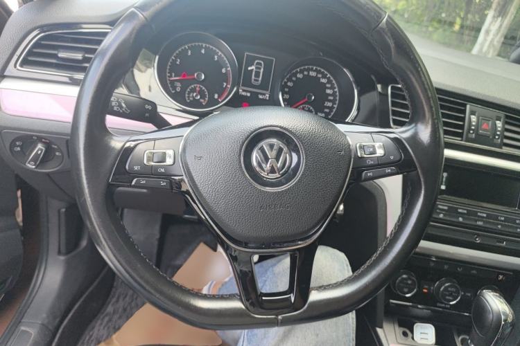 Used Volkswagen Lamando 2015 280TSI DSG Comfort Edition Steering Wheel