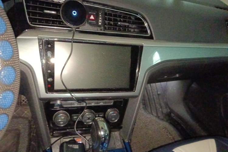 Used Volkswagen Lamando 2015 330TSI DSG Comfort Edition Audio And AC Panel