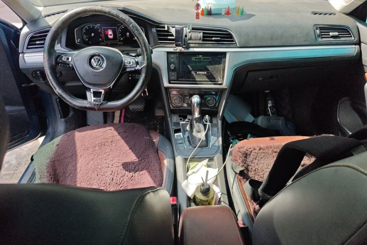Used Volkswagen Lamando 2015 280TSI DSG Comfort Edition Center Console