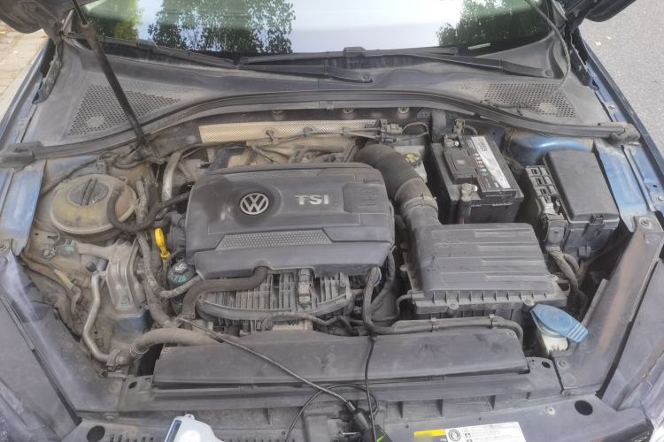 Used Volkswagen Lamando 2015 330TSI DSG Comfort Edition Engine Bay