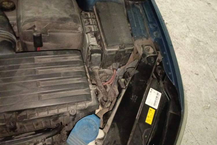 Used Volkswagen Lamando 2015 330TSI DSG Comfort Edition Engine Bay Left