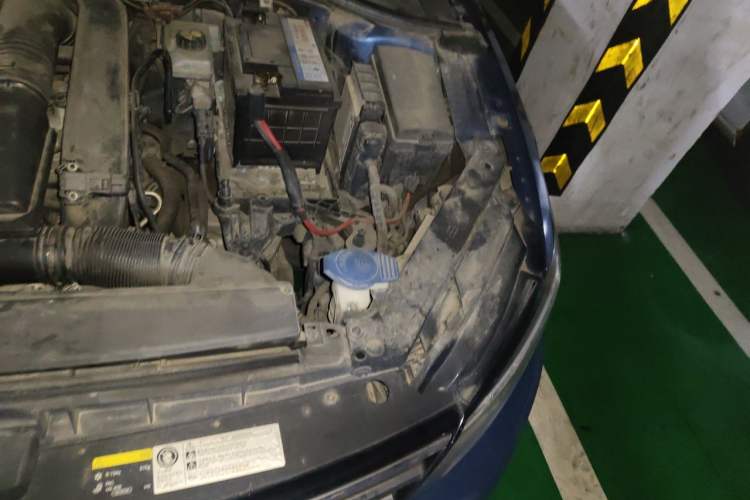 Used Volkswagen Lamando 2015 280TSI DSG Comfort Edition Engine Bay Left