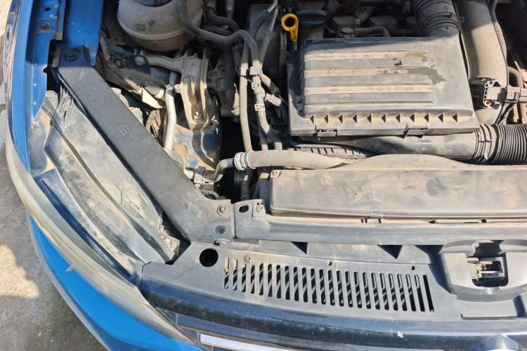 Used Volkswagen Lamando 2015 280TSI DSG Comfort Edition Engine Bay Right