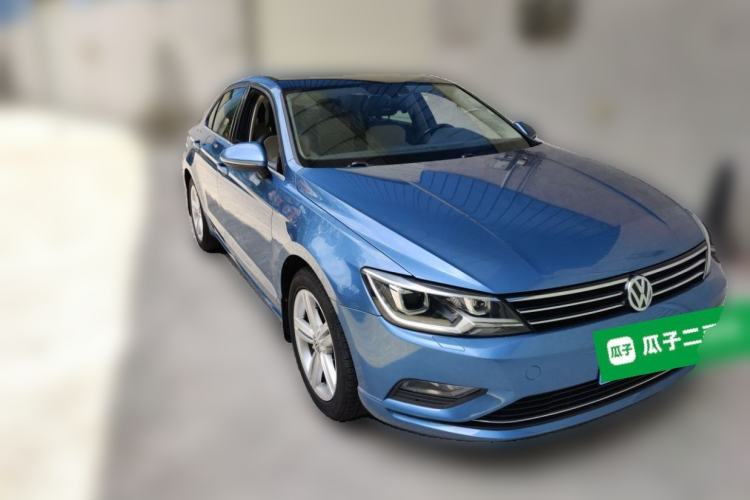 Used Volkswagen Lamando 2015 280TSI DSG Comfort Edition Front Right 45 Deg
