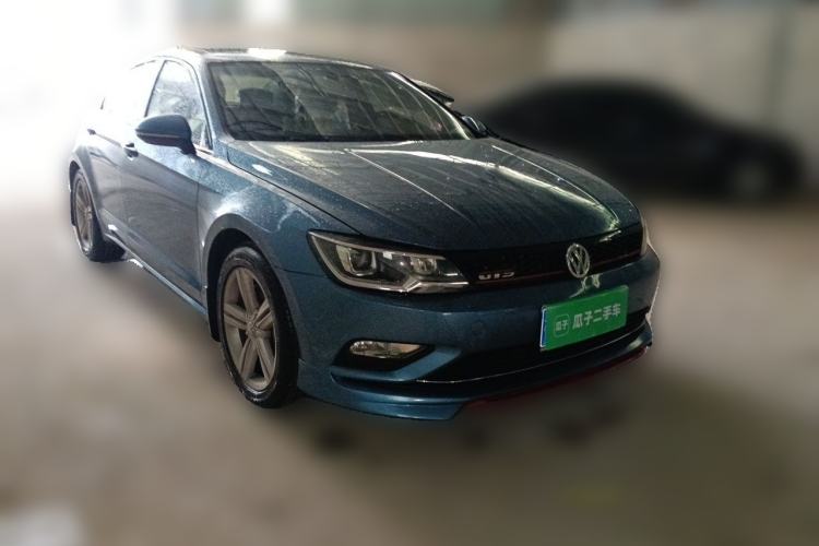 Used Volkswagen Lamando 2015 330TSI DSG Comfort Edition Front Right 45 Deg