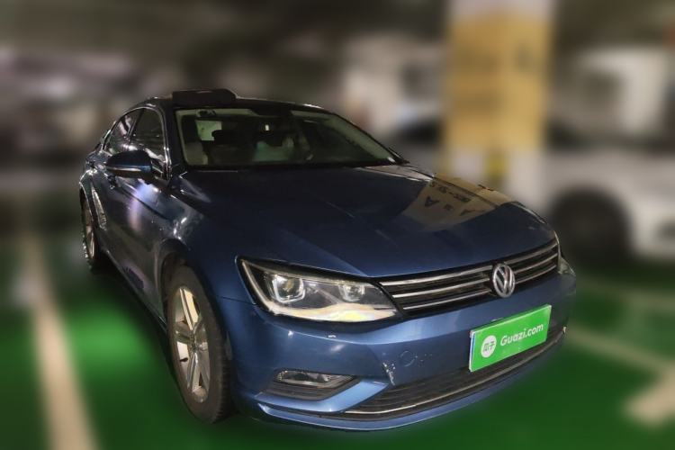 Used Volkswagen Lamando 2015 280TSI DSG Comfort Edition Front Right 45 Deg