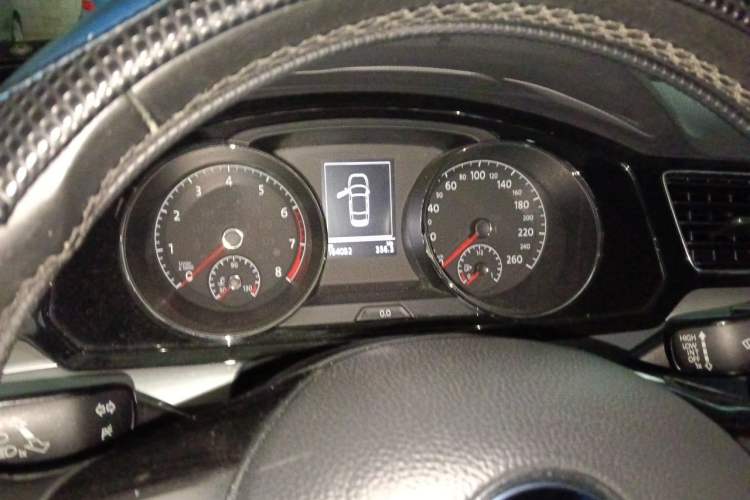 Used Volkswagen Lamando 2015 330TSI DSG Comfort Edition Instrument Cluster