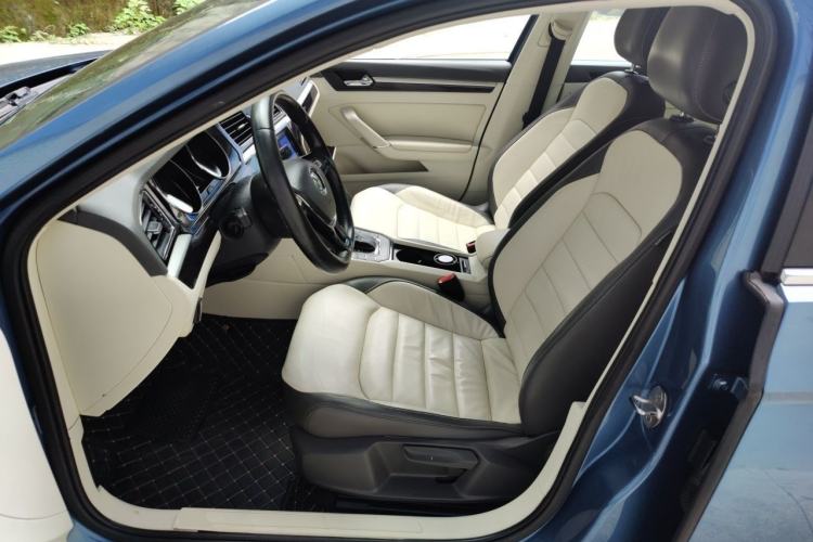 Used Volkswagen Lamando 2015 280TSI DSG Comfort Edition Left Front Seat