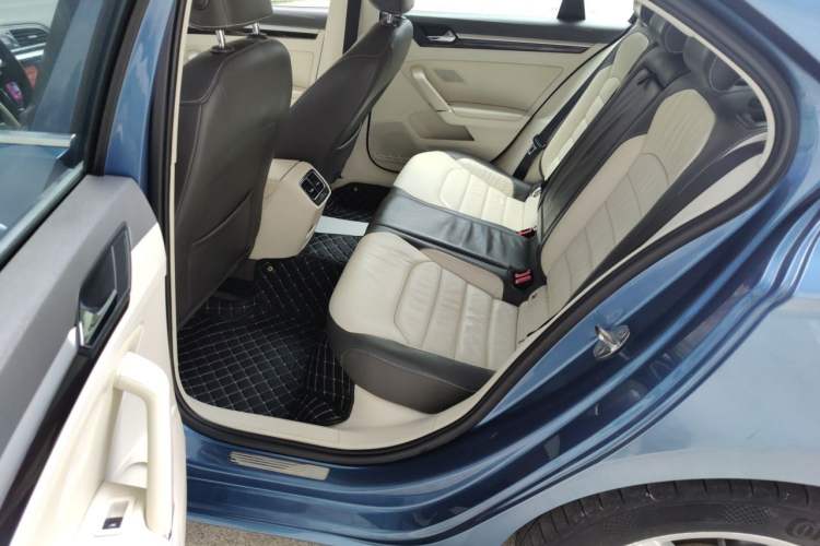 Used Volkswagen Lamando 2015 280TSI DSG Comfort Edition Left Rear Seat
