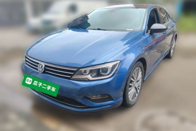 Ojetý Volkswagen Lamando 2015 330TSI DSG Luxury Edition