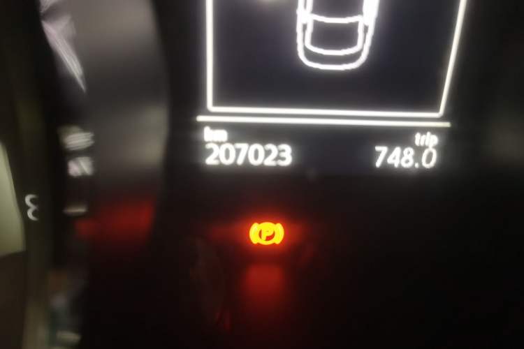 Used Volkswagen Lamando 2015 330TSI DSG Comfort Edition Odometer Close Up