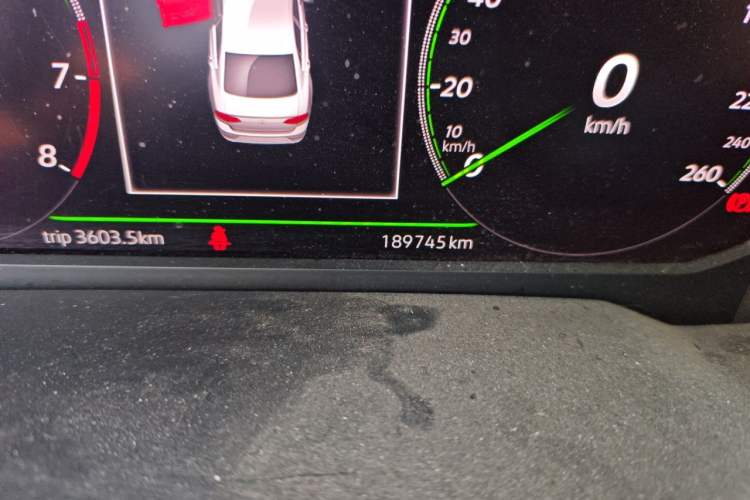 Used Volkswagen Lamando 2015 280TSI DSG Comfort Edition Odometer Close Up