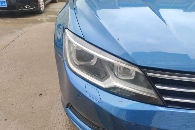 Used Volkswagen Lamando 2015 330TSI DSG Luxury Edition Right Front Headlight