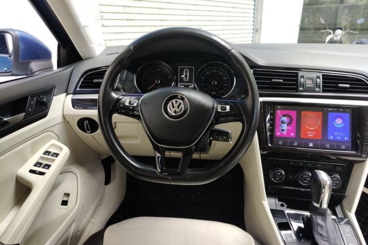 Used Volkswagen Lamando 2015 280TSI DSG Comfort Edition Steering Wheel