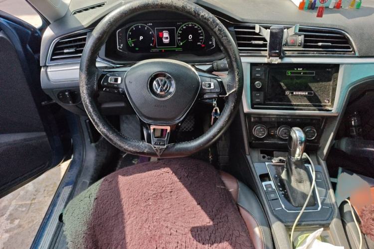Used Volkswagen Lamando 2015 280TSI DSG Comfort Edition Steering Wheel