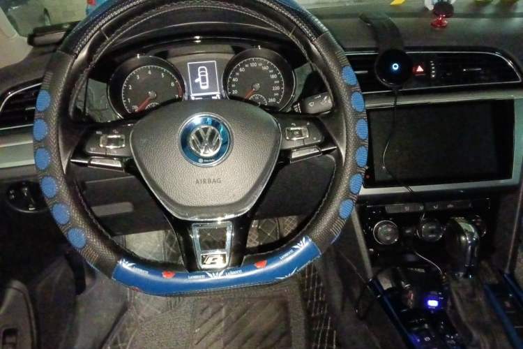 Used Volkswagen Lamando 2015 330TSI DSG Comfort Edition Steering Wheel