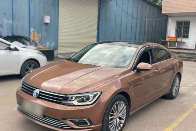 Ojetý Volkswagen Lamando 2015 280TSI DSG Luxury Edition