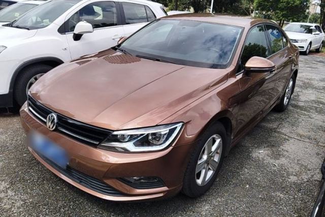 Ojetý Volkswagen Lamando 2015 230TSI DSG Fashion Edition