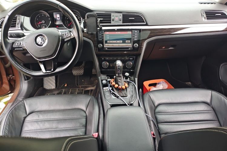 Used Volkswagen Lamando 2015 280TSI DSG Luxury Edition Audio And AC Panel