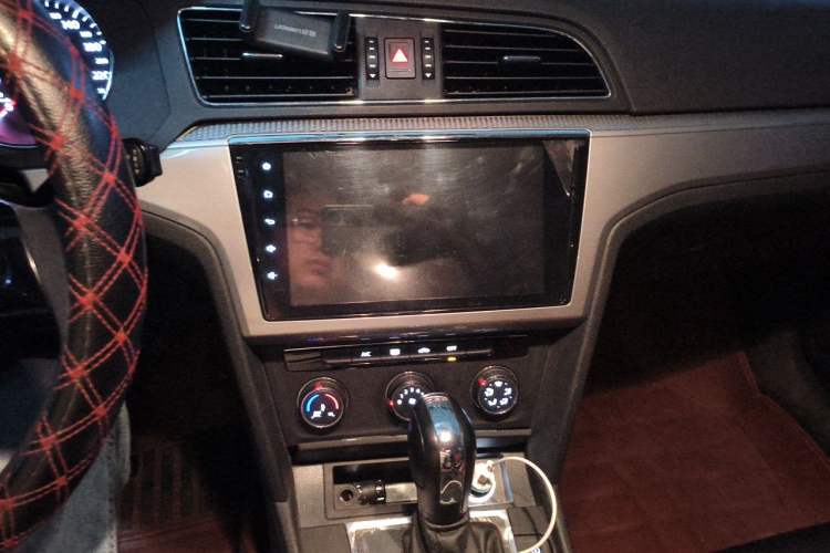 Used Volkswagen Lamando 2015 230TSI DSG Fashion Edition Audio And AC Panel