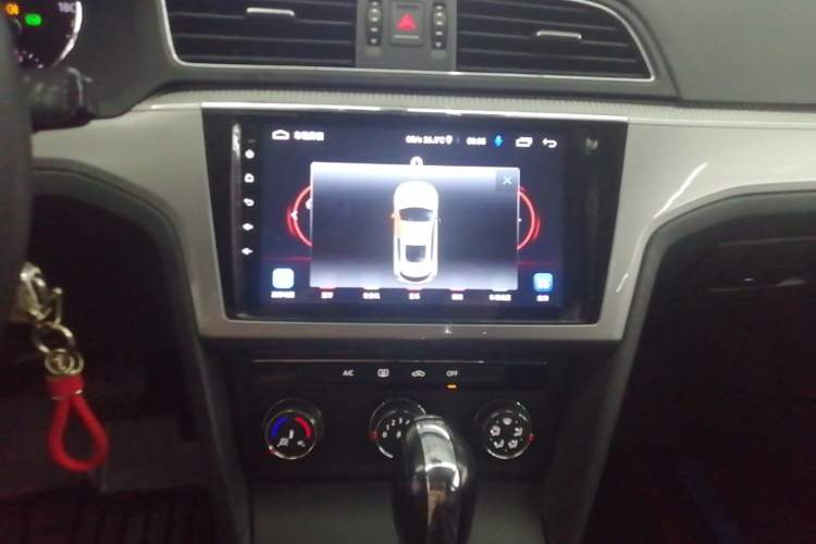 Used Volkswagen Lamando 2015 230TSI DSG Fashion Edition Audio And AC Panel
