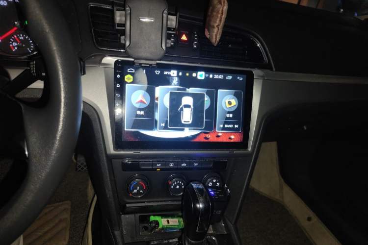 Used Volkswagen Lamando 2015 230TSI DSG Fashion Edition Audio And AC Panel