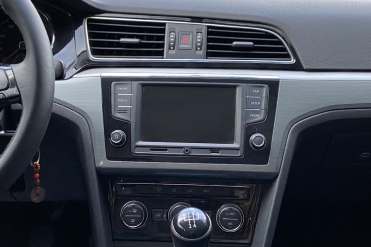 Used Volkswagen Lamando 2015 280TSI Manual Comfort Edition Audio And AC Panel