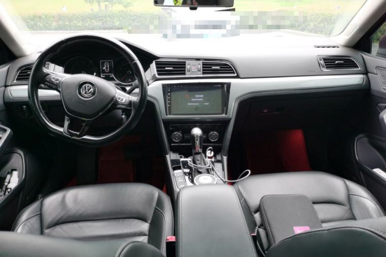 Used Volkswagen Lamando 2015 280TSI DSG Comfort Edition Center Console