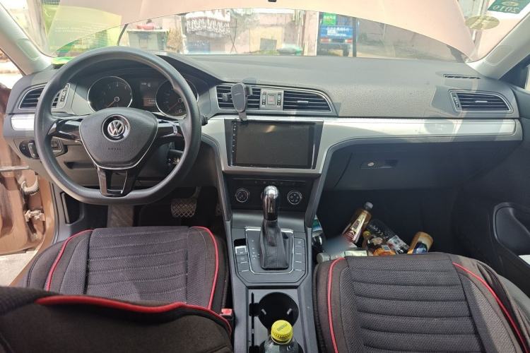 Used Volkswagen Lamando 2015 230TSI DSG Fashion Edition Center Console
