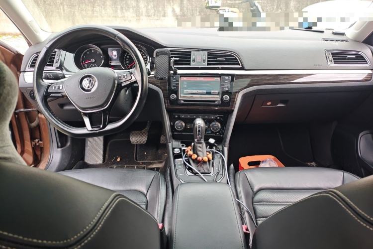 Used Volkswagen Lamando 2015 280TSI DSG Luxury Edition Center Console
