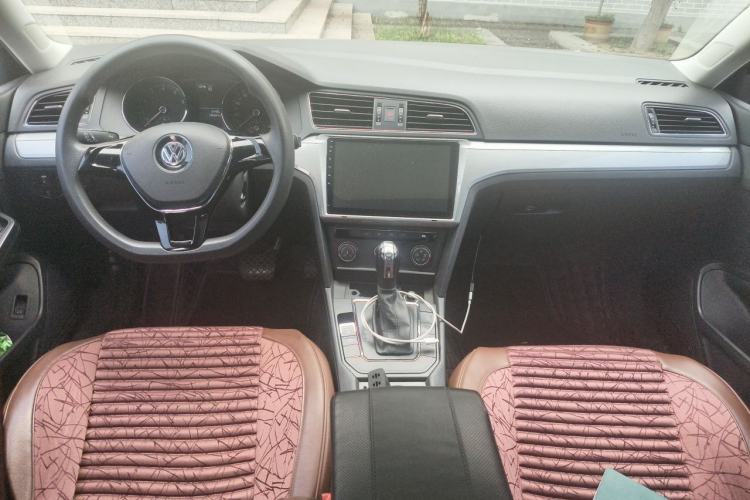 Used Volkswagen Lamando 2015 230TSI DSG Fashion Edition Center Console