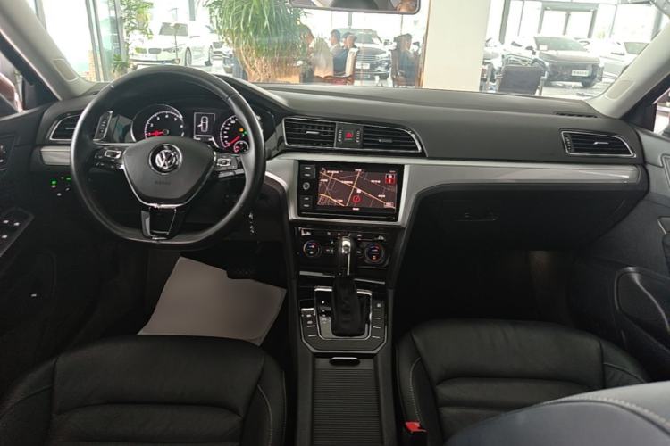 Used Volkswagen Lamando 2015 280TSI DSG Comfort Edition Center Console