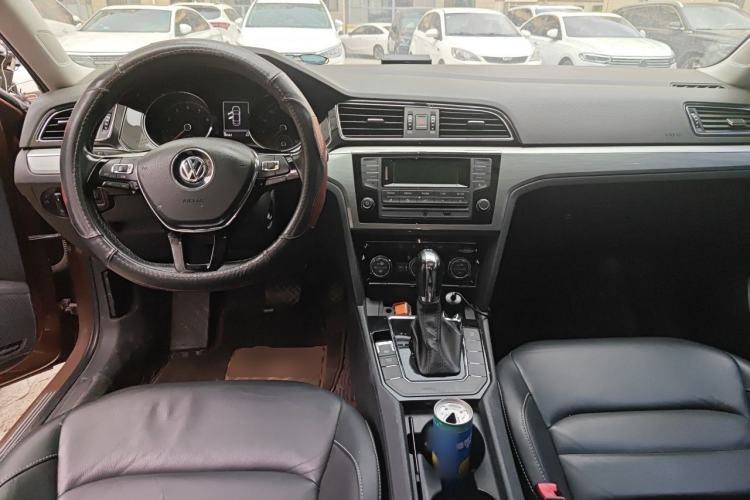 Used Volkswagen Lamando 2015 280TSI DSG Comfort Edition Center Console