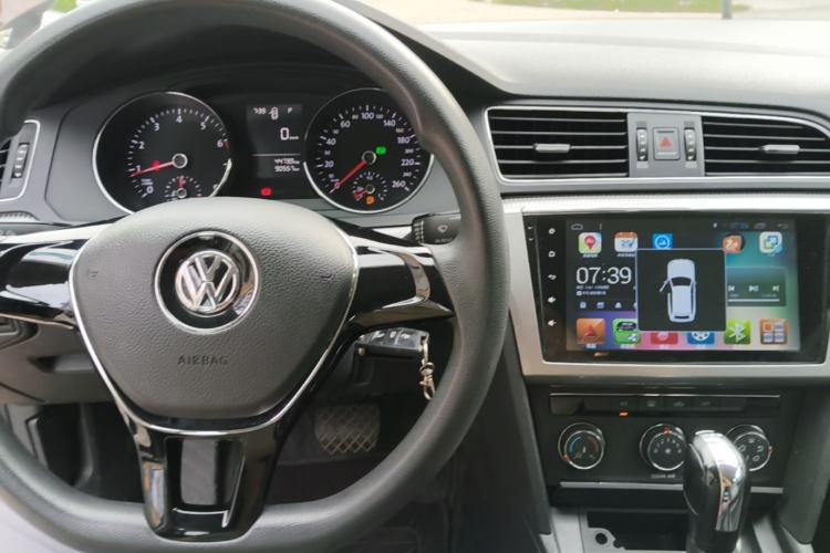 Used Volkswagen Lamando 2015 230TSI DSG Fashion Edition Center Console