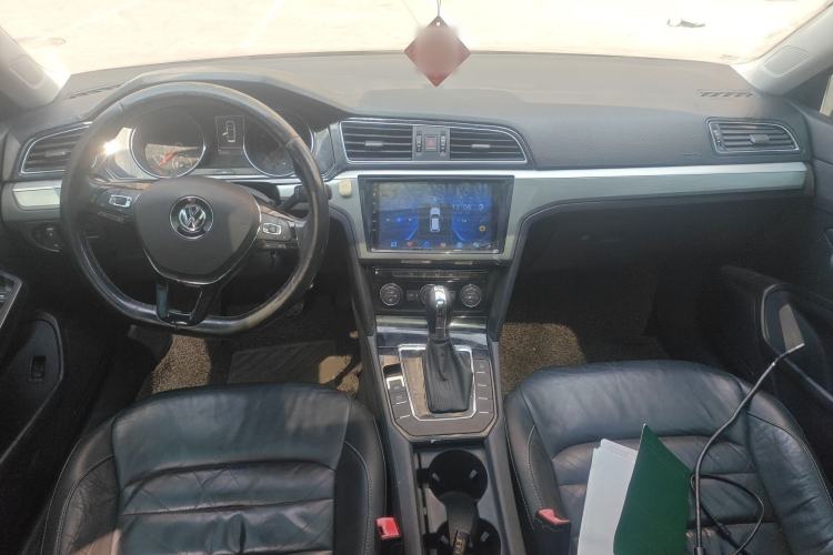 Used Volkswagen Lamando 2015 330TSI DSG Comfort Edition Center Console