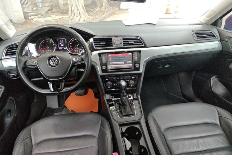 Used Volkswagen Lamando 2015 280TSI DSG Comfort Edition Center Console